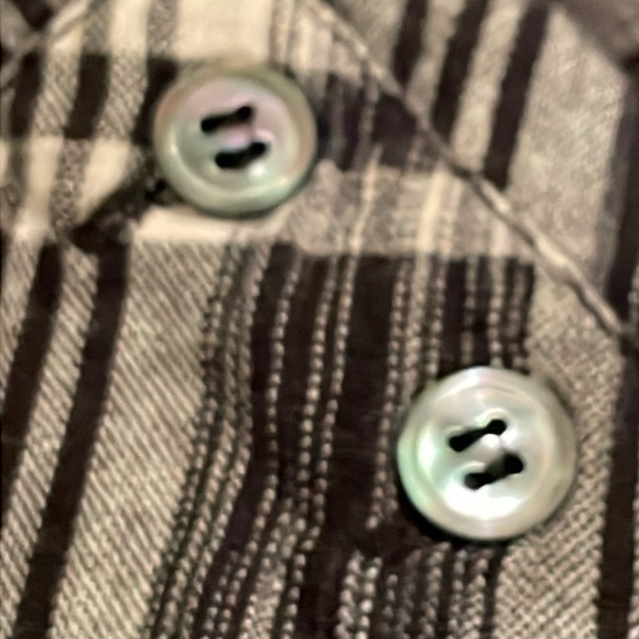 Joie Plaid Ruffle Button-down Blouse Size XS Black/Grey Mother Pearl Buttons - Picture 5 of 8